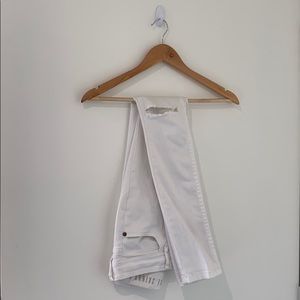 White super flattering skinny jeans!